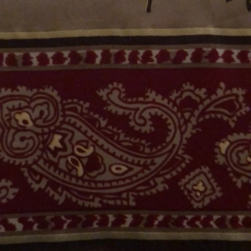 LIZ CLAIBORN SILK OBLONG SCARF